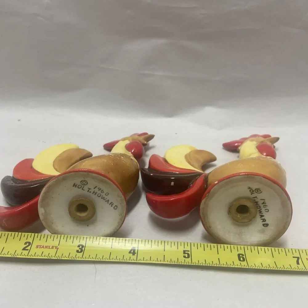 Vintage 60's HOLT HOWARD Rooster Chicken Salt and Pepper Shakers READ